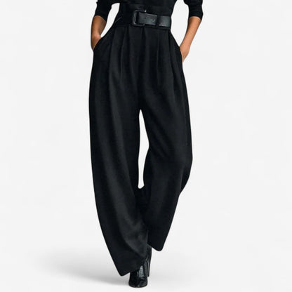 NOOR™ | Verfijnde Jumpsuit met Hoge Hals en Elegante Flow voor Elke Gelegenheid